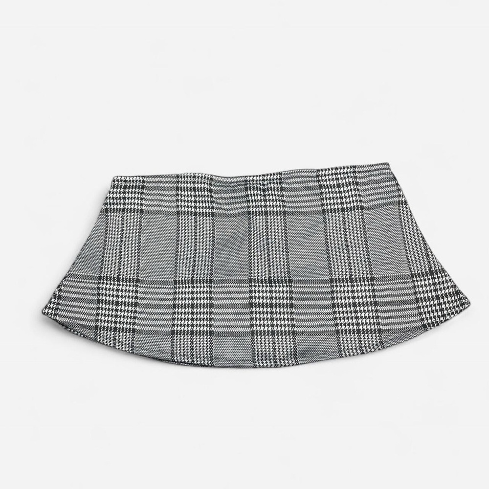 Chic Black and White Plaid Mini Skirt